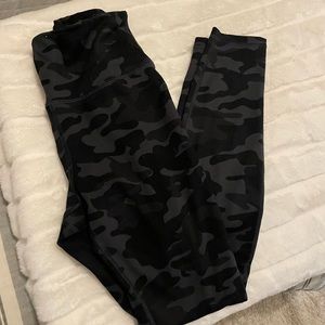 Leggings. Size small
